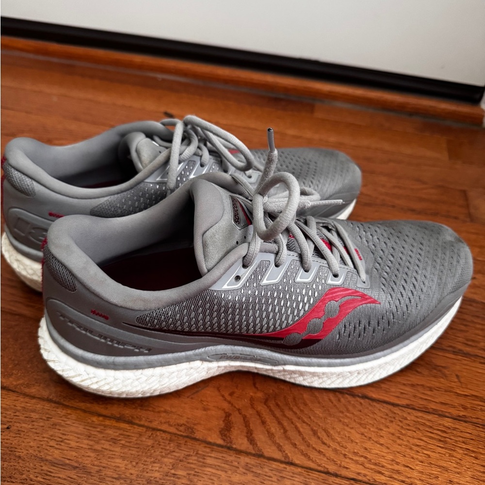 Saucony Triumph Charcoal and Crimson Athletic Shoes